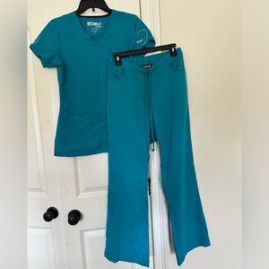 Grey’s Anatomy Scrubs by Barco - small top & bottom - NEVER WORN